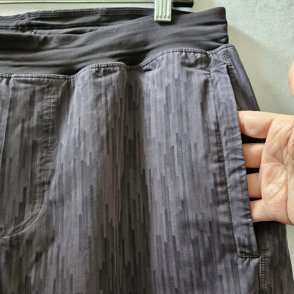 Lululemon Athletic Shorts Mens L Gray Glitch Pattern Unlined 9